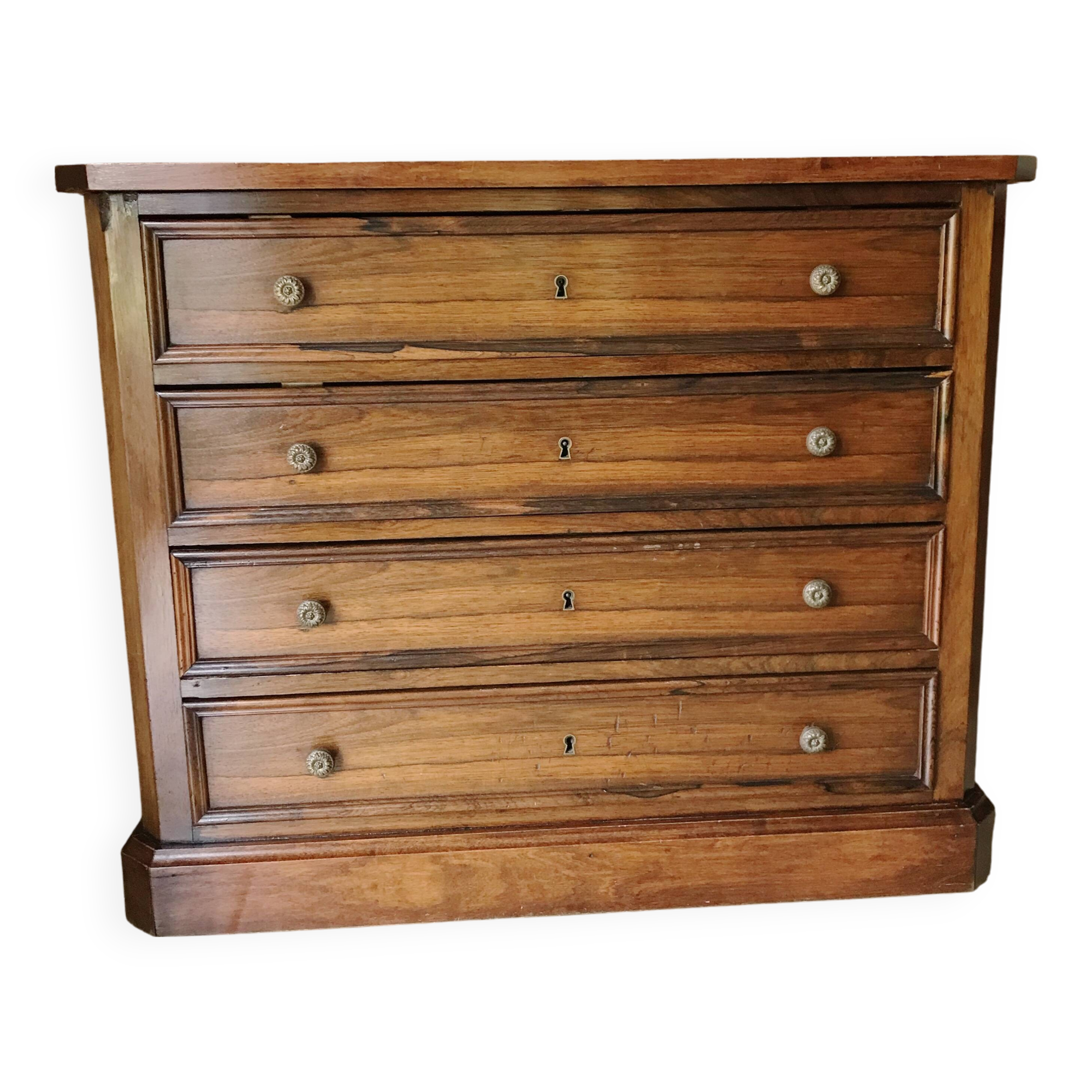 Small chest of drawers from the end of the 19th century