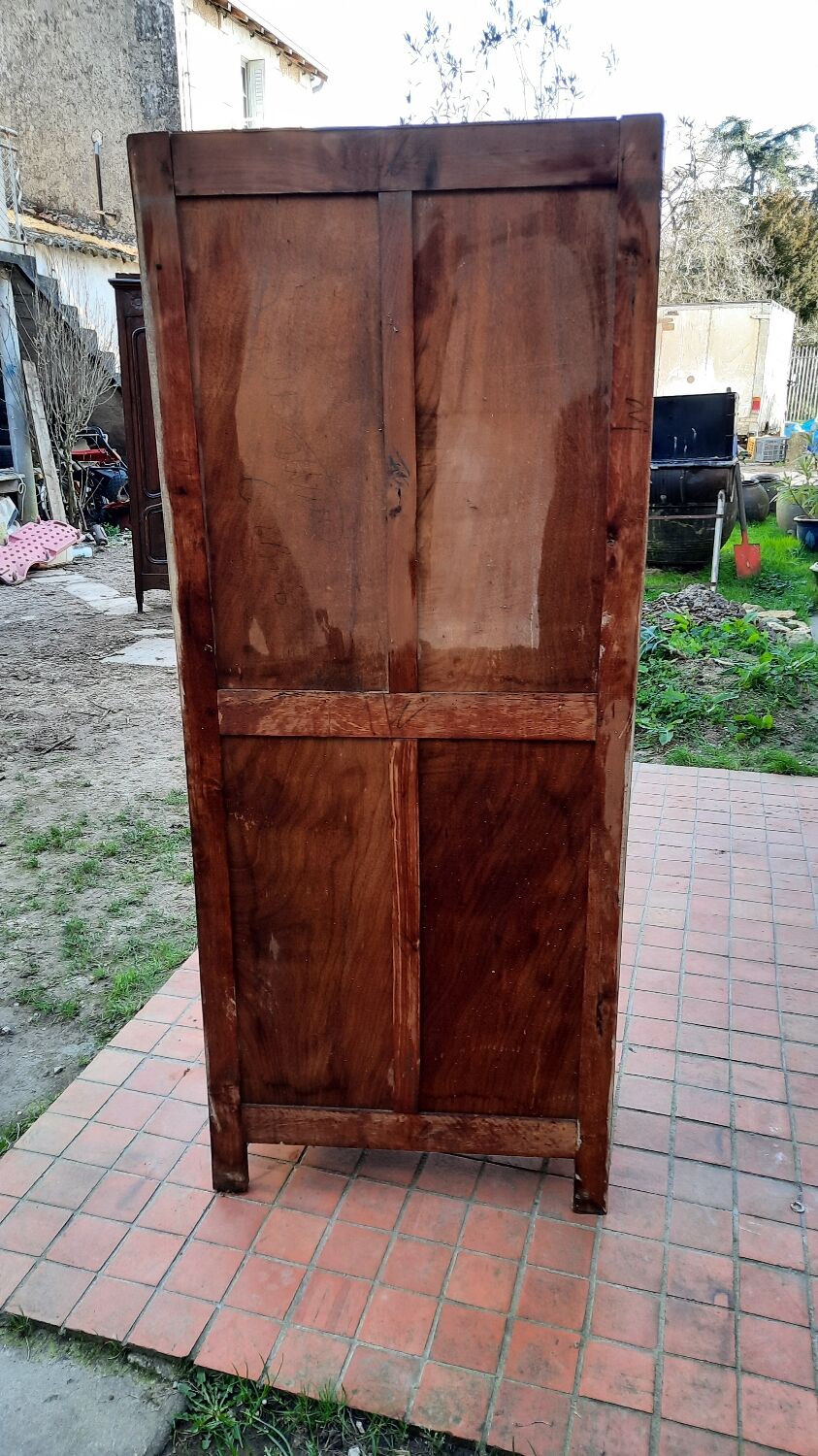 Armoire parisienne