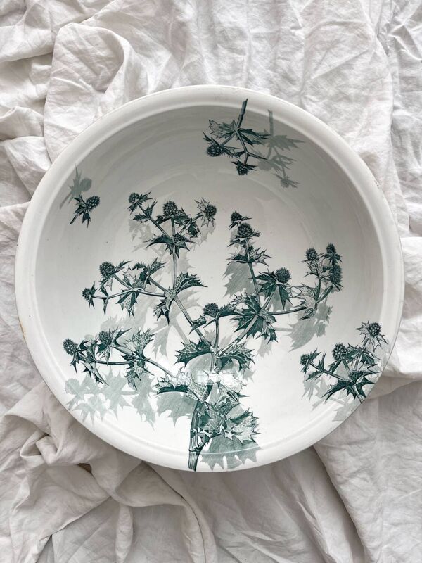 Vasque de toilette ancienne en terre de fer « Chardon » Creil et Montereau