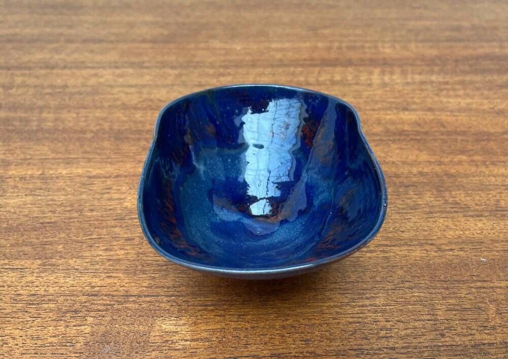 Mid-century German studio pottery bowl by Rainer Doss, 1960s.