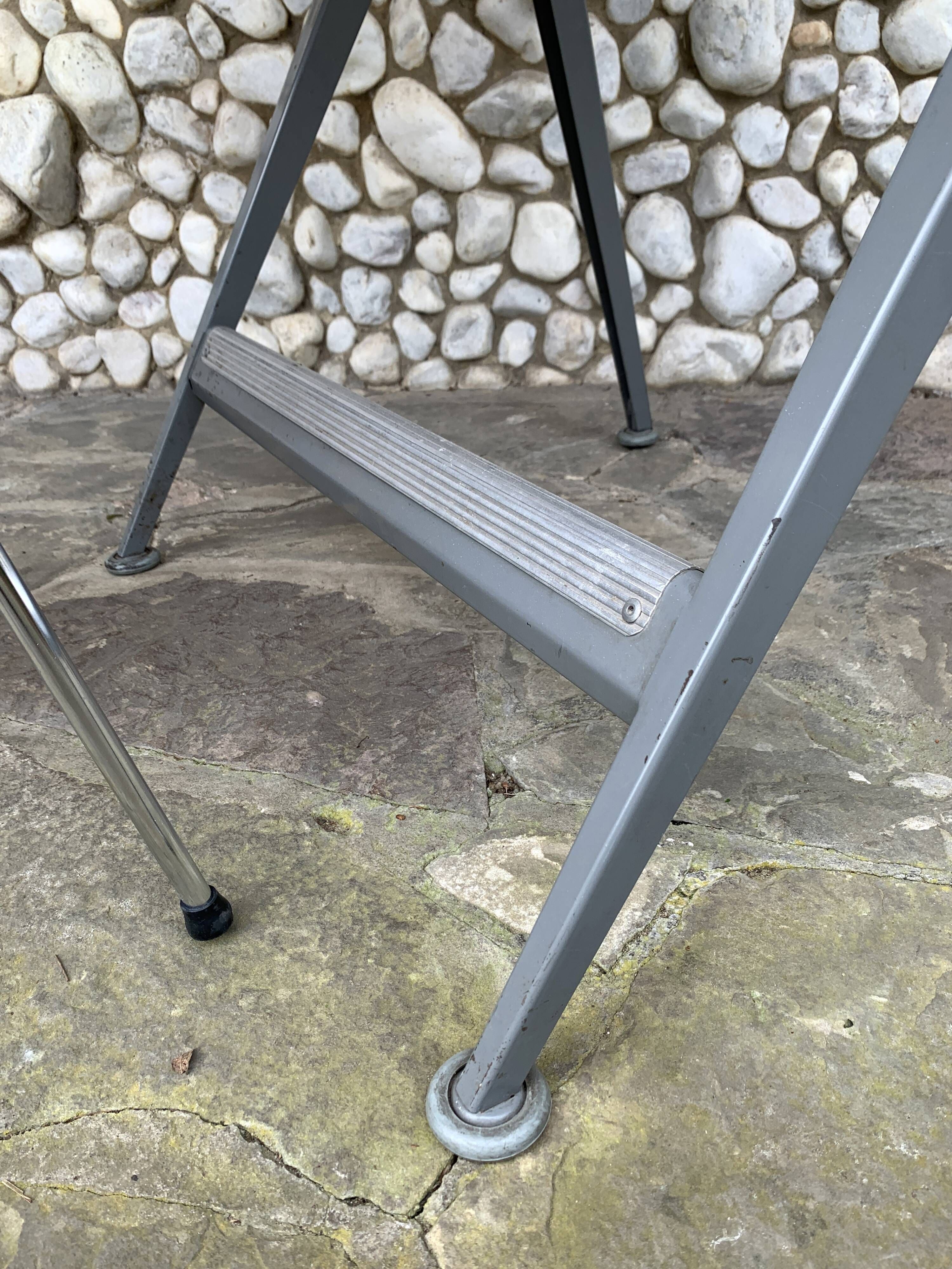 Drawing table by Wim Rietveld & Friso Kramer for Ahrend de Cirkel, Holland