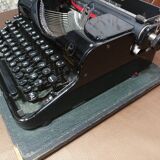 Olympia Progress typewriter 30s