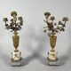 Pair of candelabra vases with flowers in marble and bronze, 19th century.