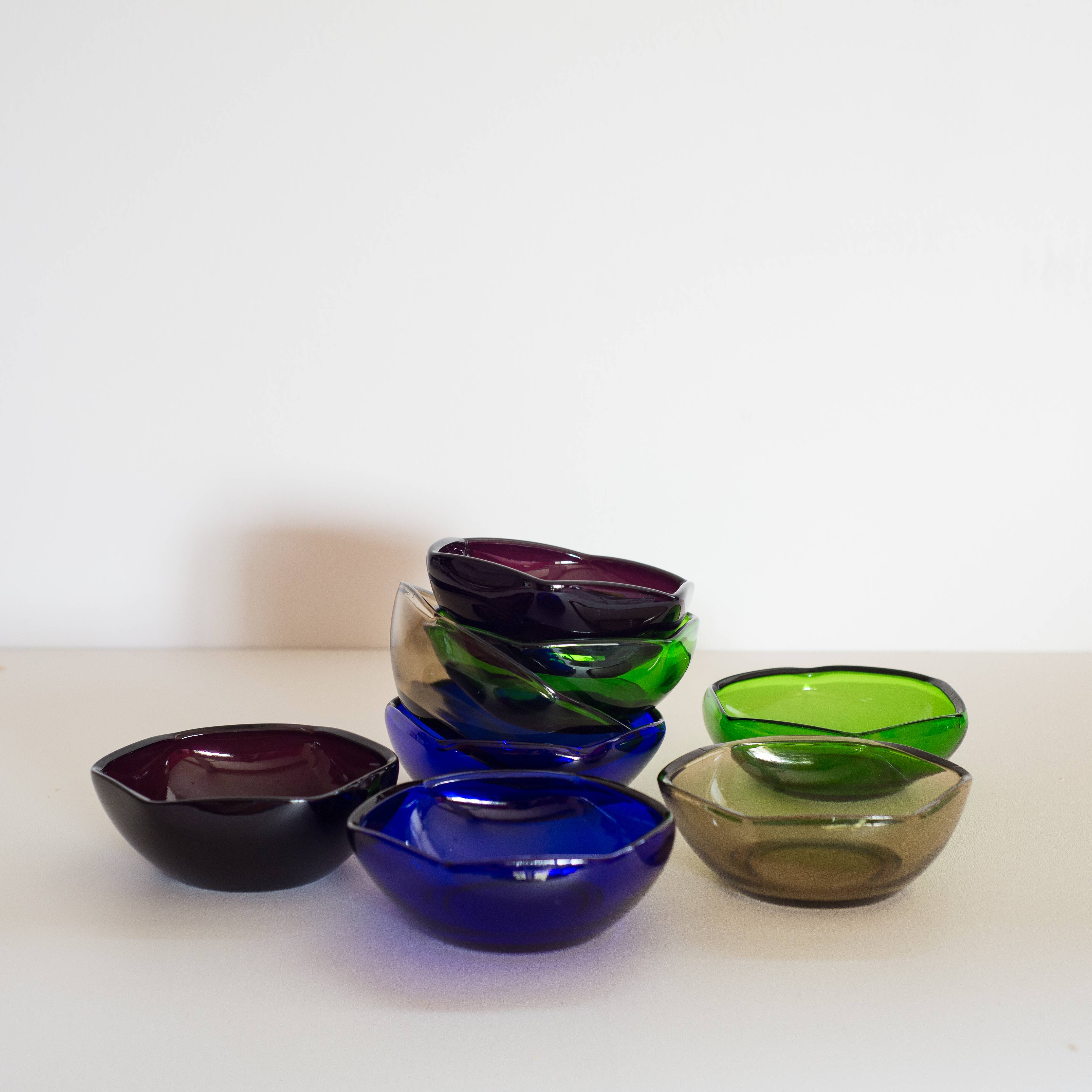 Set of 8 colored glass cups