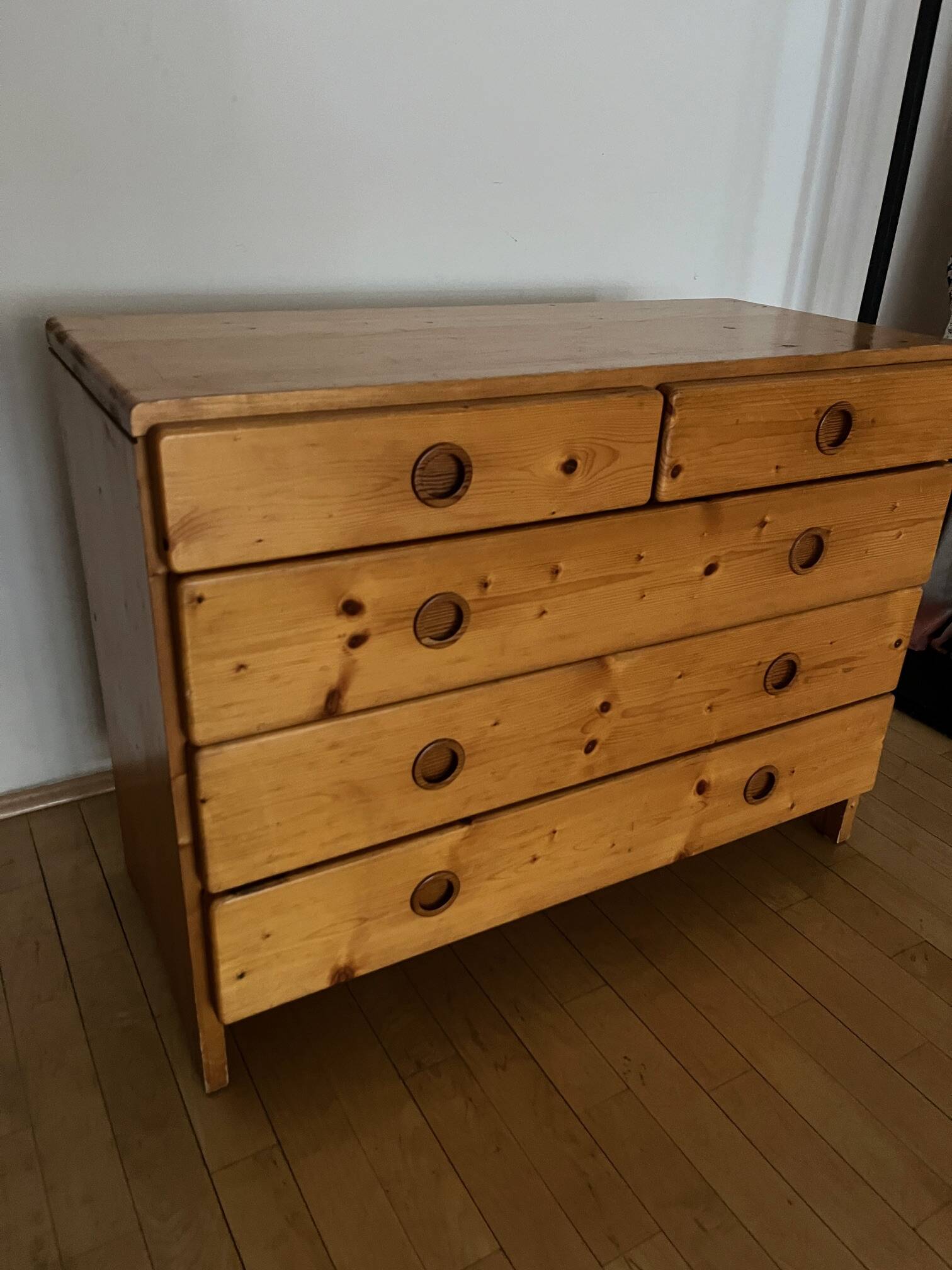 Commode en pin, Charlotte Perriand pour Les Arcs