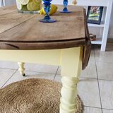 Round folding wooden table