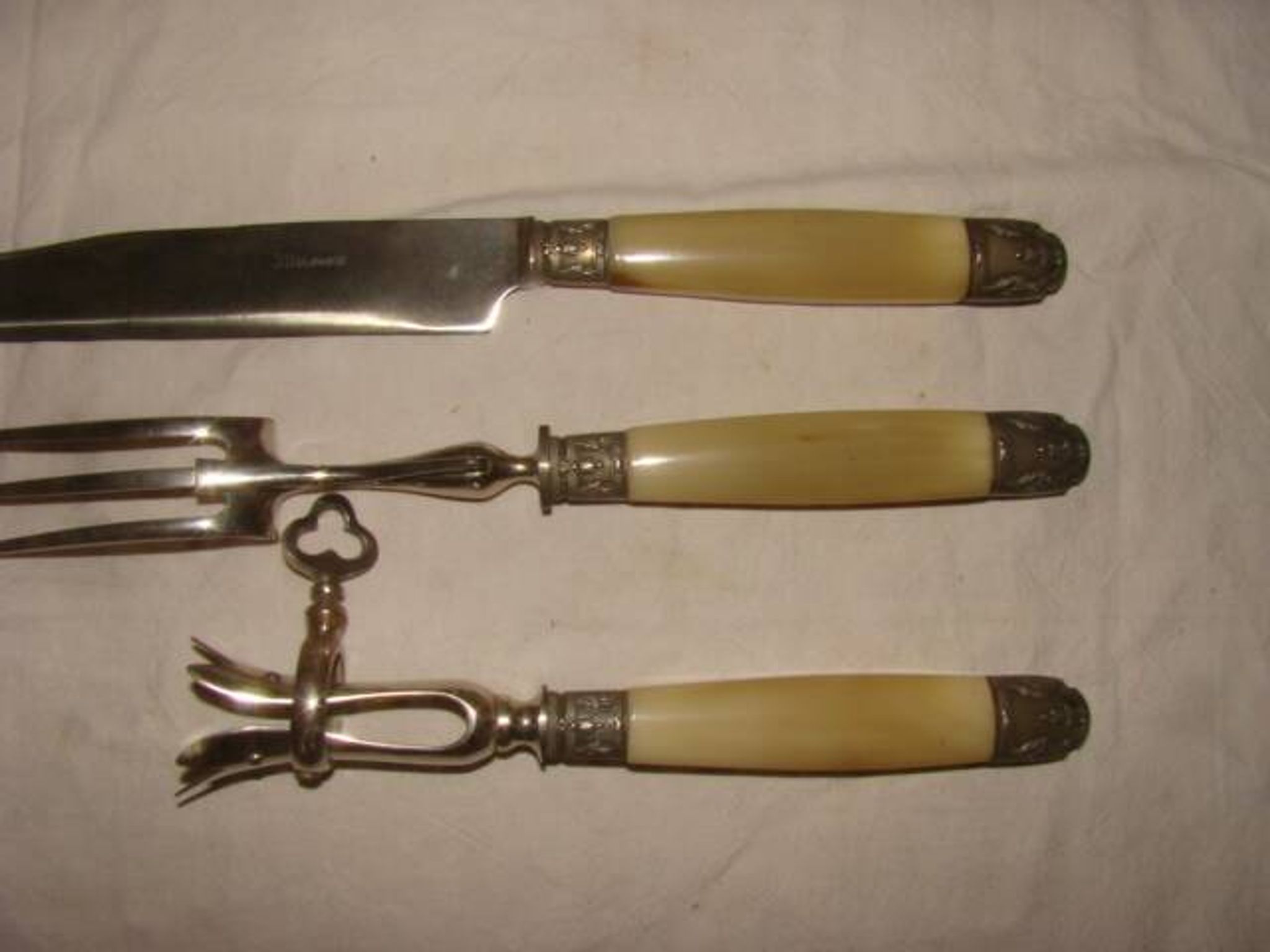 Carving service for leg of lamb from the early 20th century (art deco)