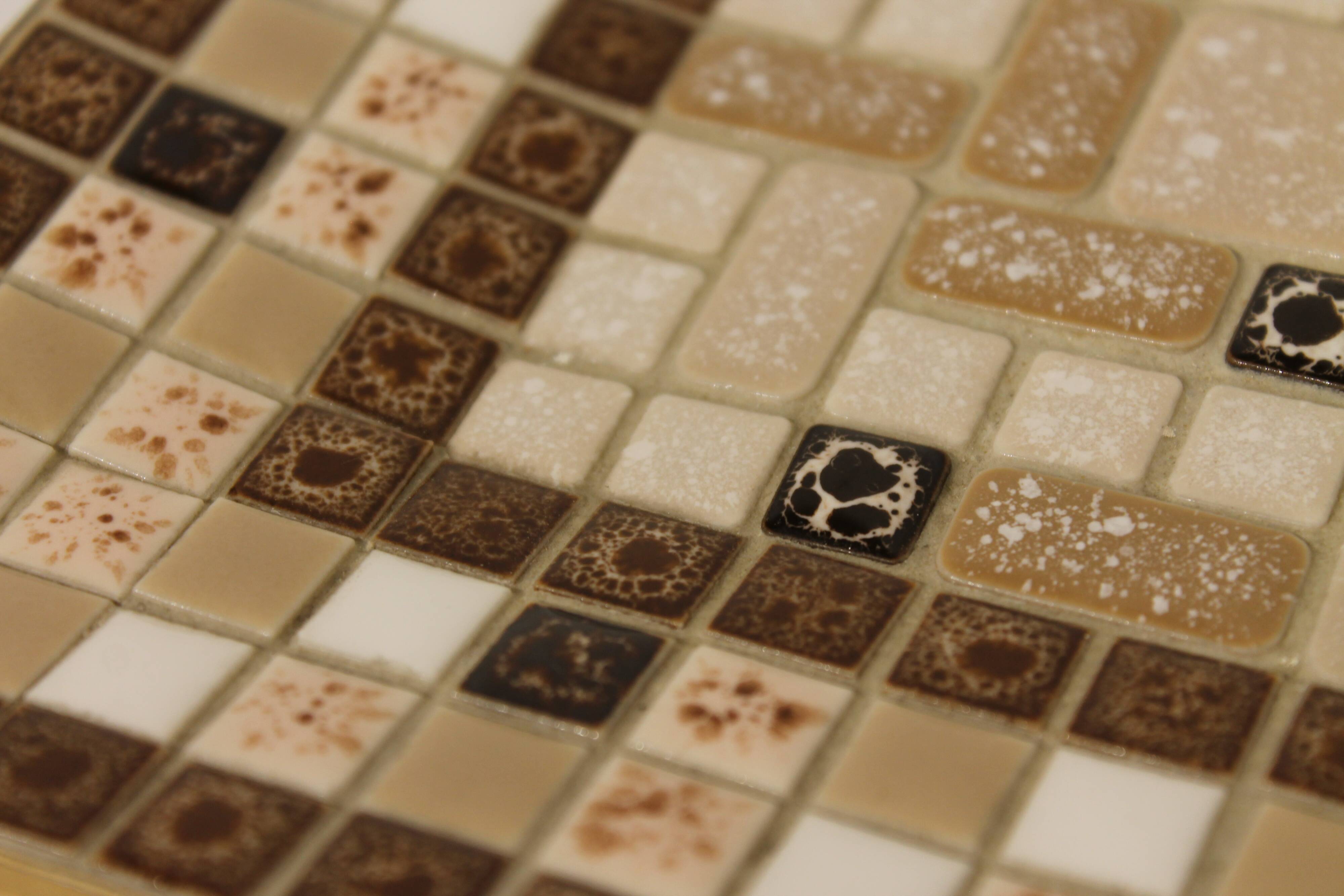 Vintage mosaic pocket emptier