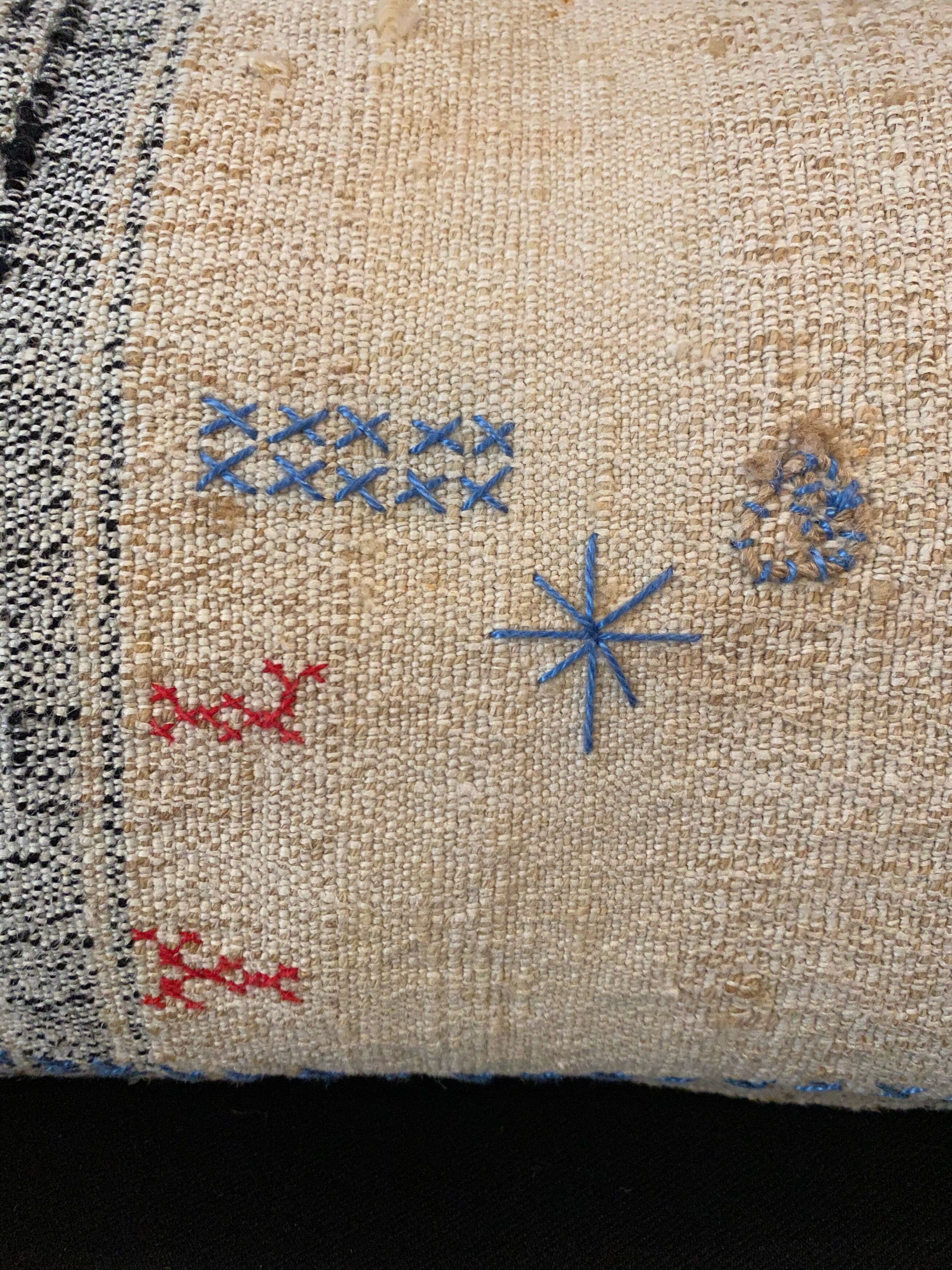 Pair of cushions old kilim style canvas - Hand and initial embroidery