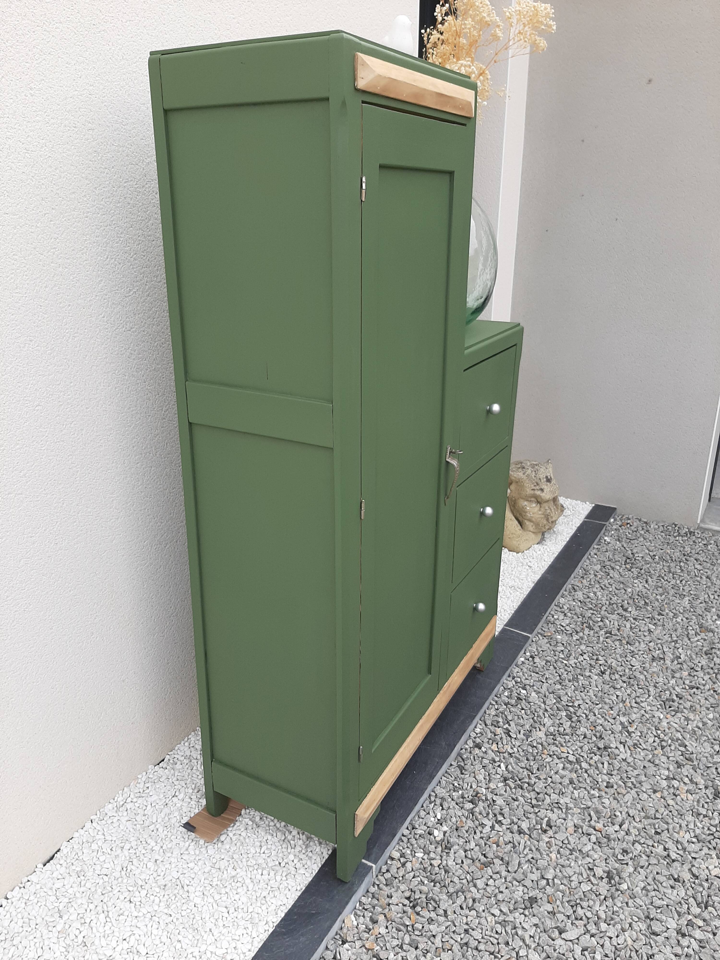 Art Deco armoirette