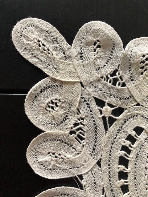 Antique Brussels lace placemat Alost 24x15