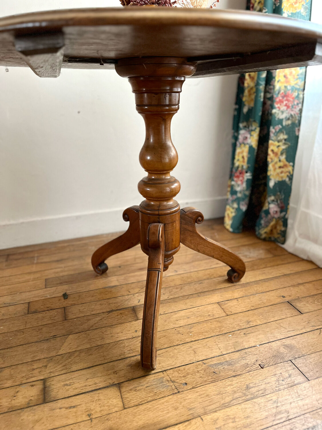 Louis-Philippe Round Table