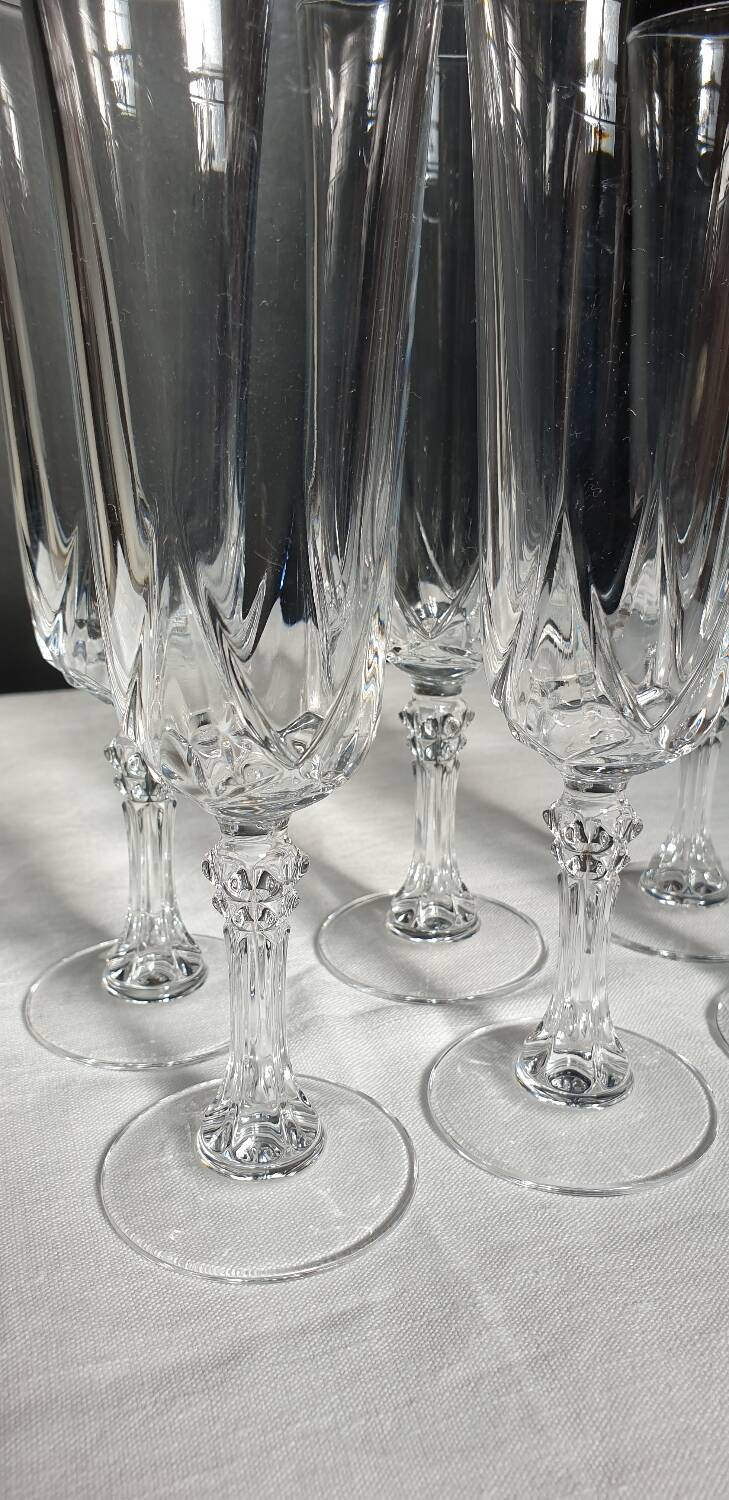 Six crystal champagne flutes
