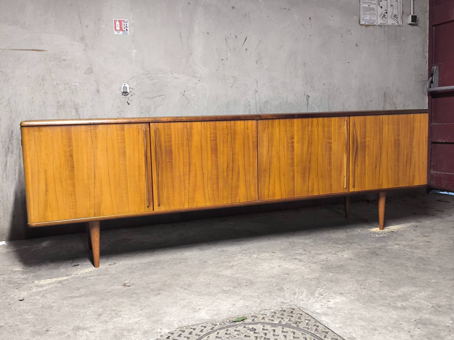 Enfilade scandinave vintage en palissandre