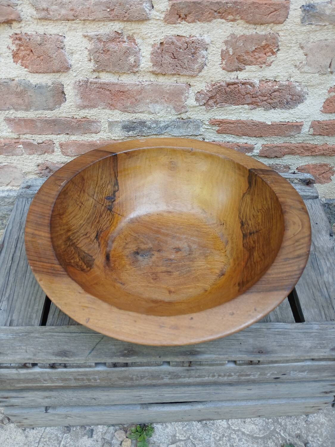Olive wood salad bowl/fruit bowl