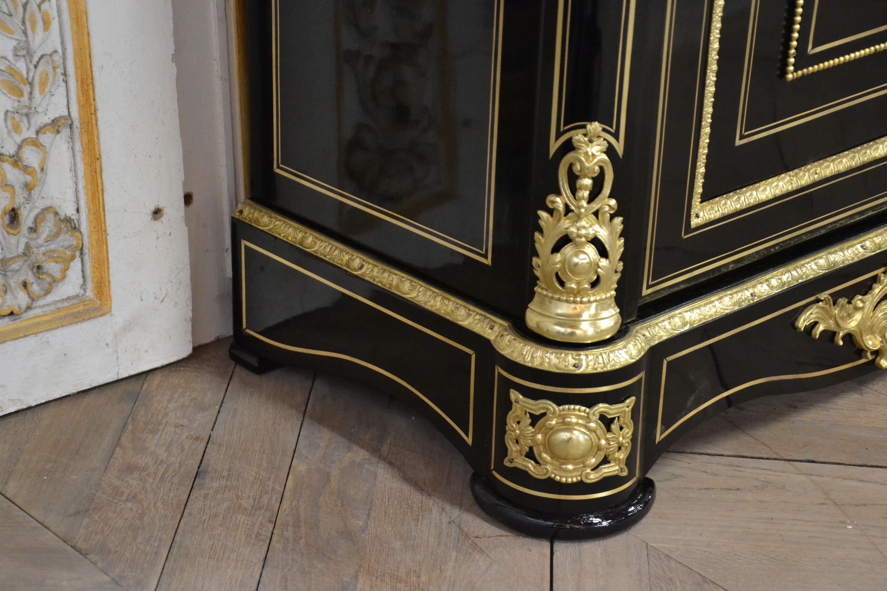 Meuble d’appui Napoléon III en bois noirci