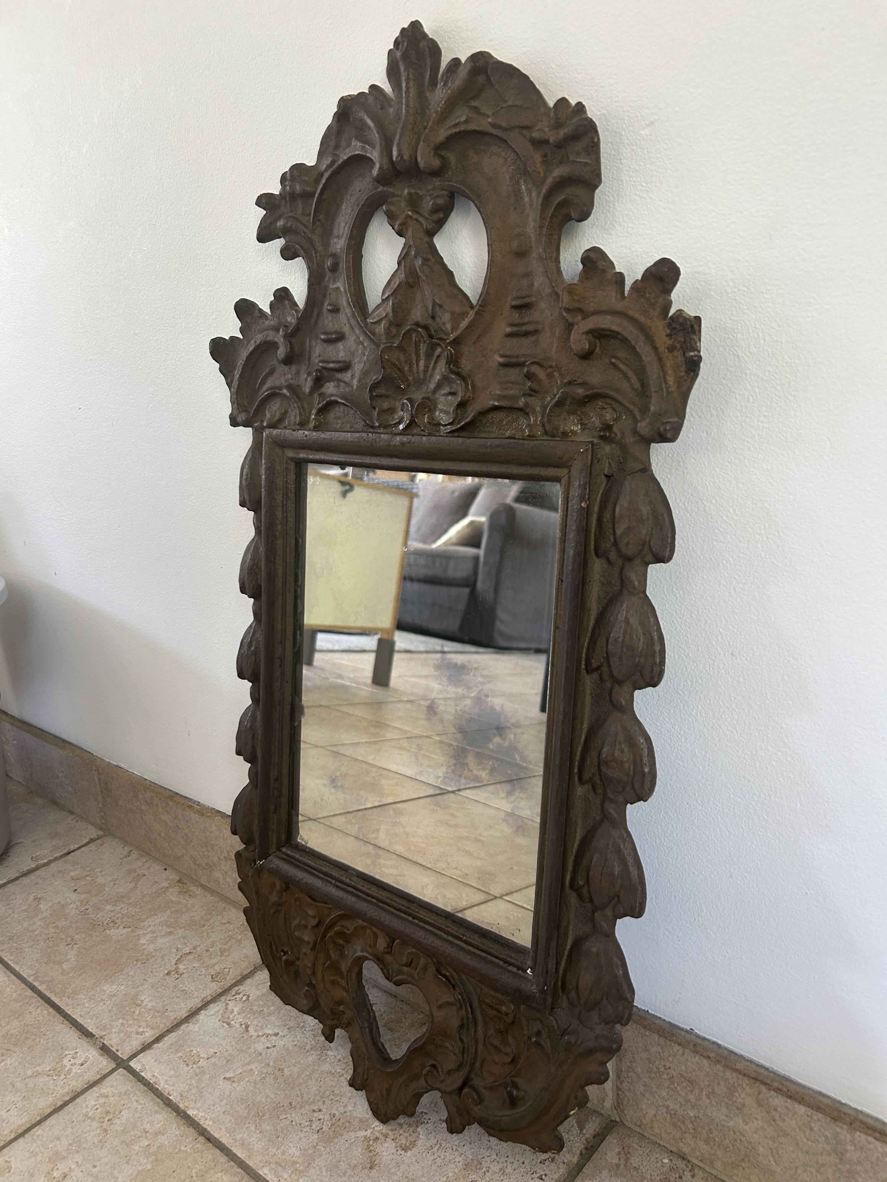Miroir italien en bois du 18ème siècle
