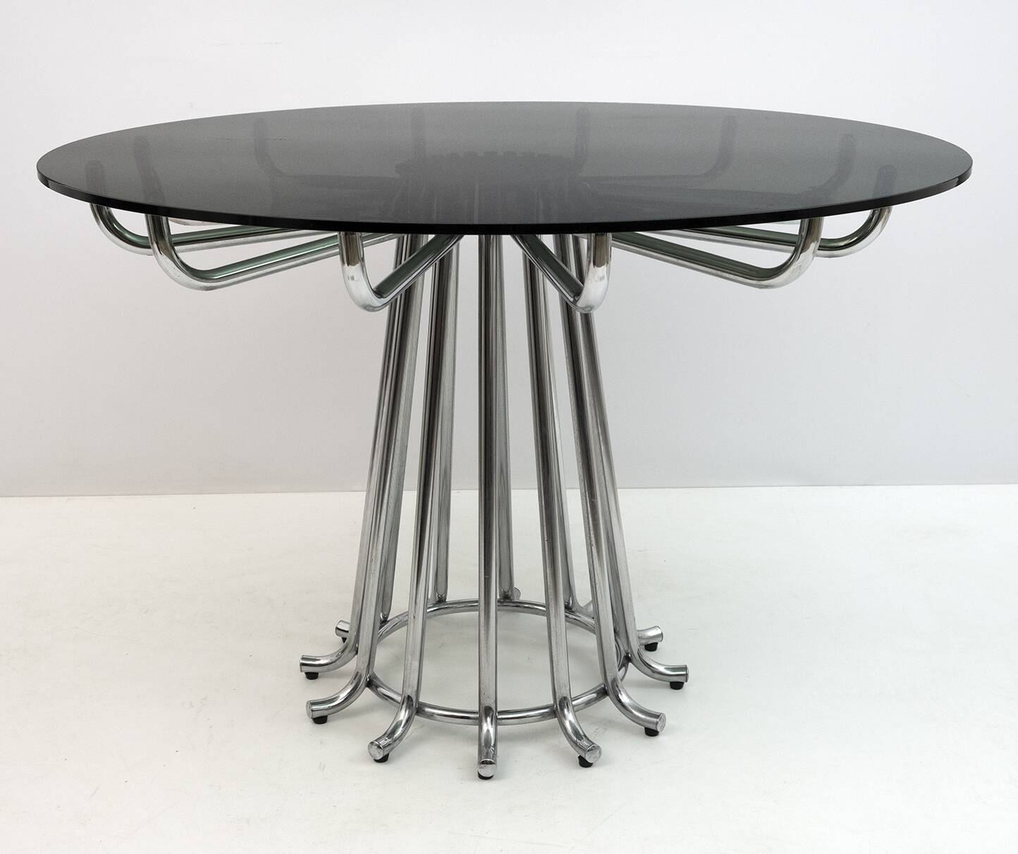 Gastone Rinaldi Mid-Century Modern Italian Chromed Metal Round Dining Table