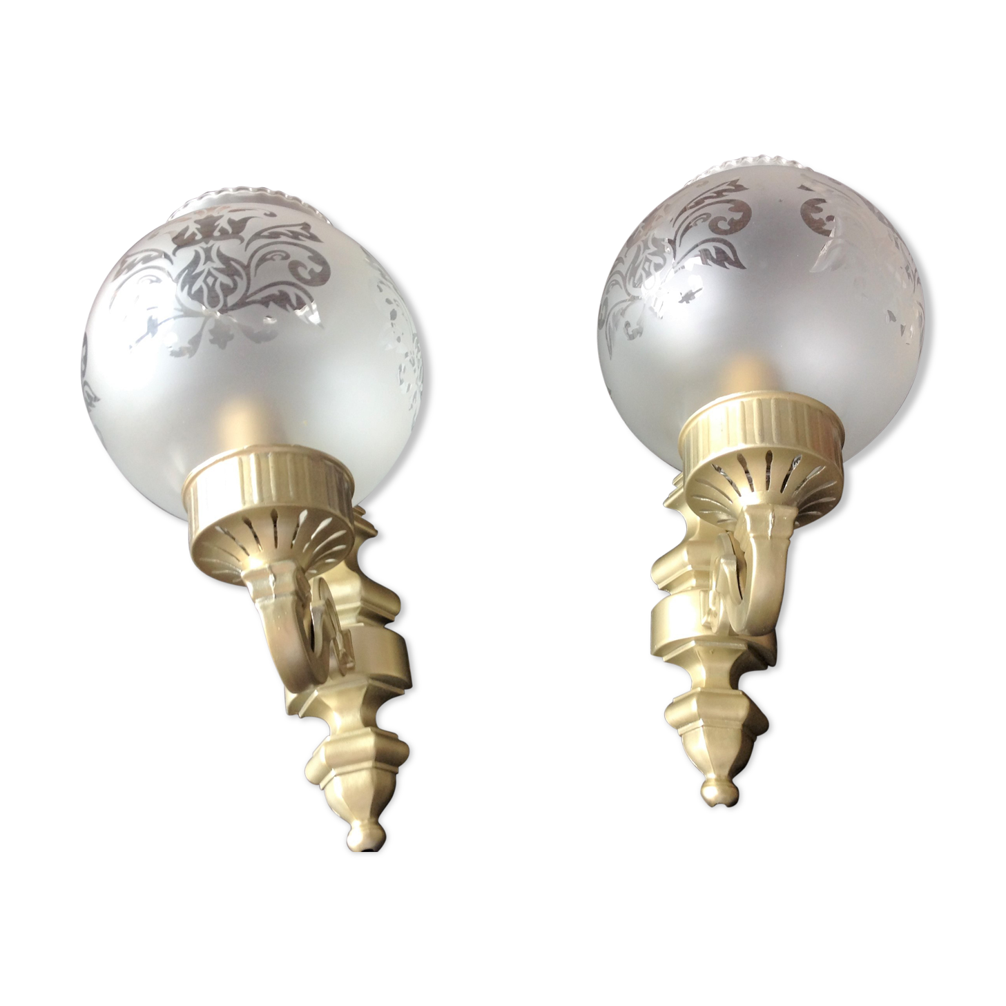 Pair of wall lamps in gilded metal and frosted glass art deco style