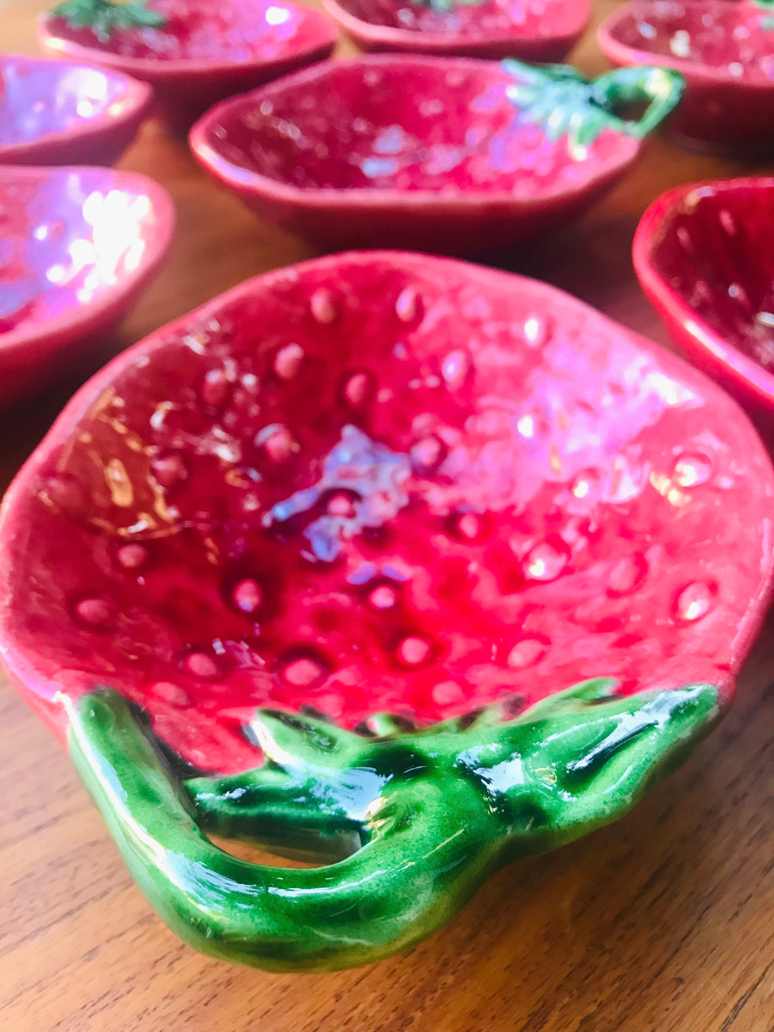 Vallauris strawberry ramekins