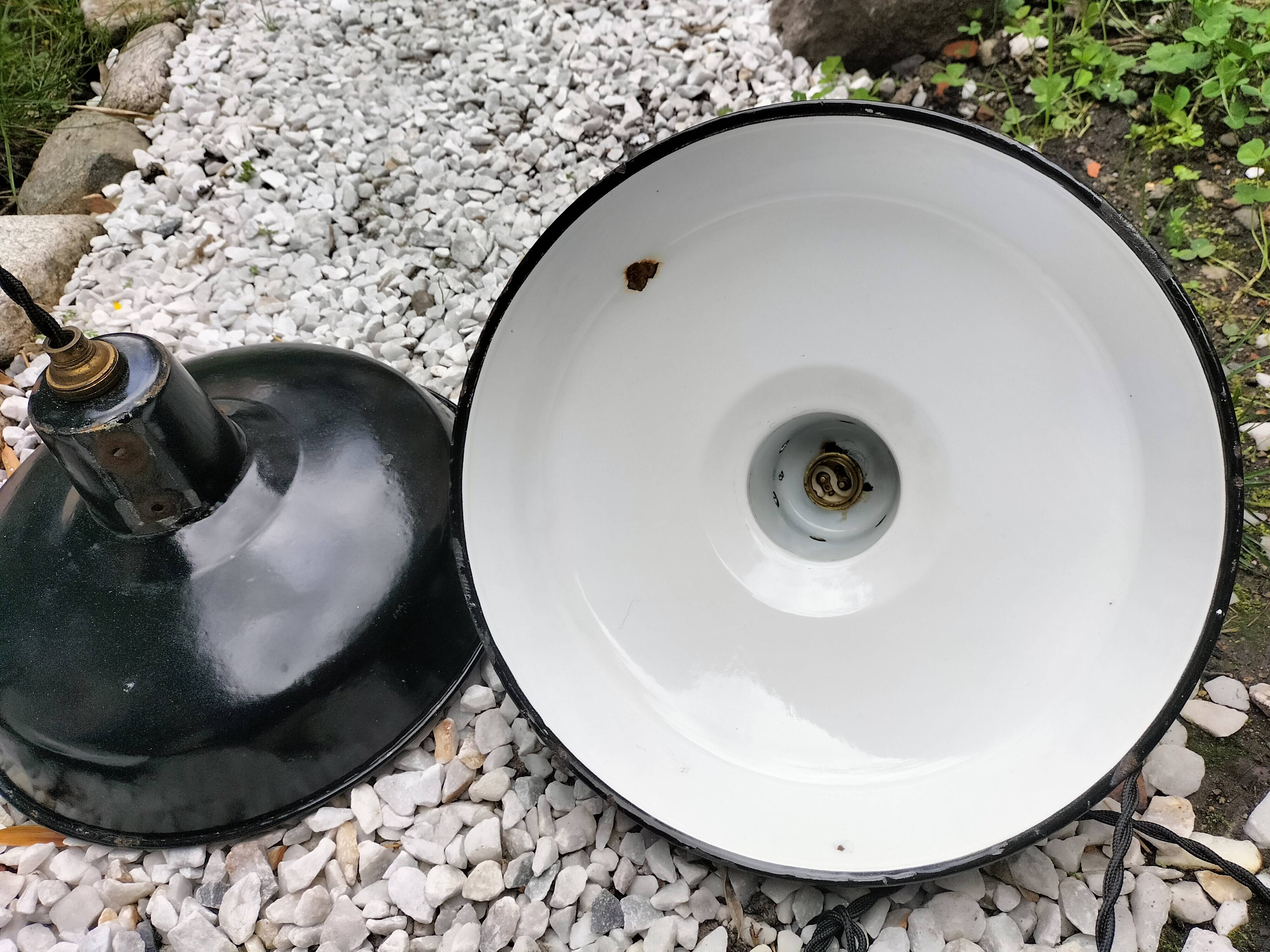 Enameled sheet metal lamps