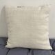 Coussin carré en toile ancienne style Kilim