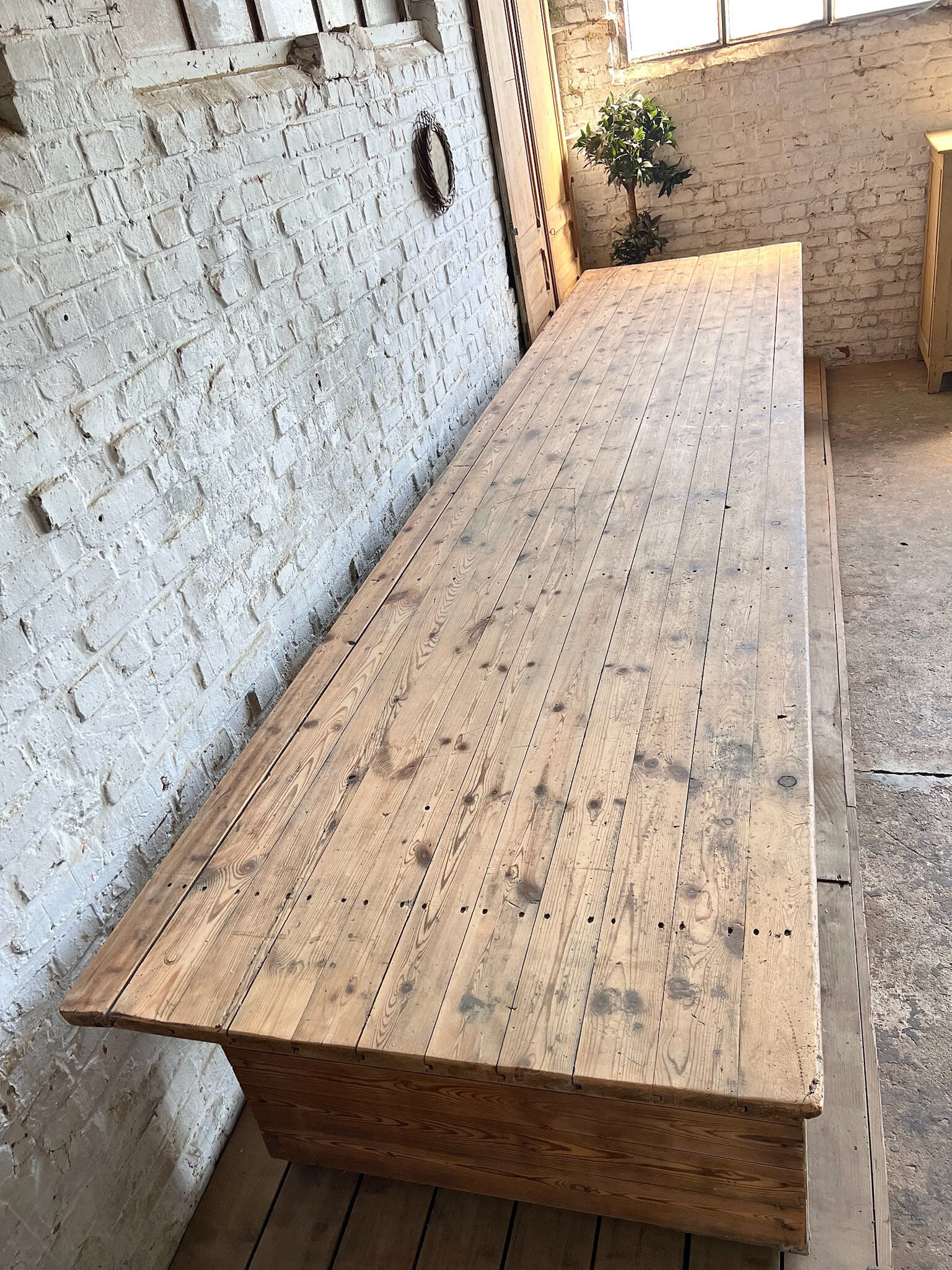 Old draper's table 4m30