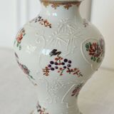 Small porcelain pot hand-painted by Samson Paris, Compagnie d style.