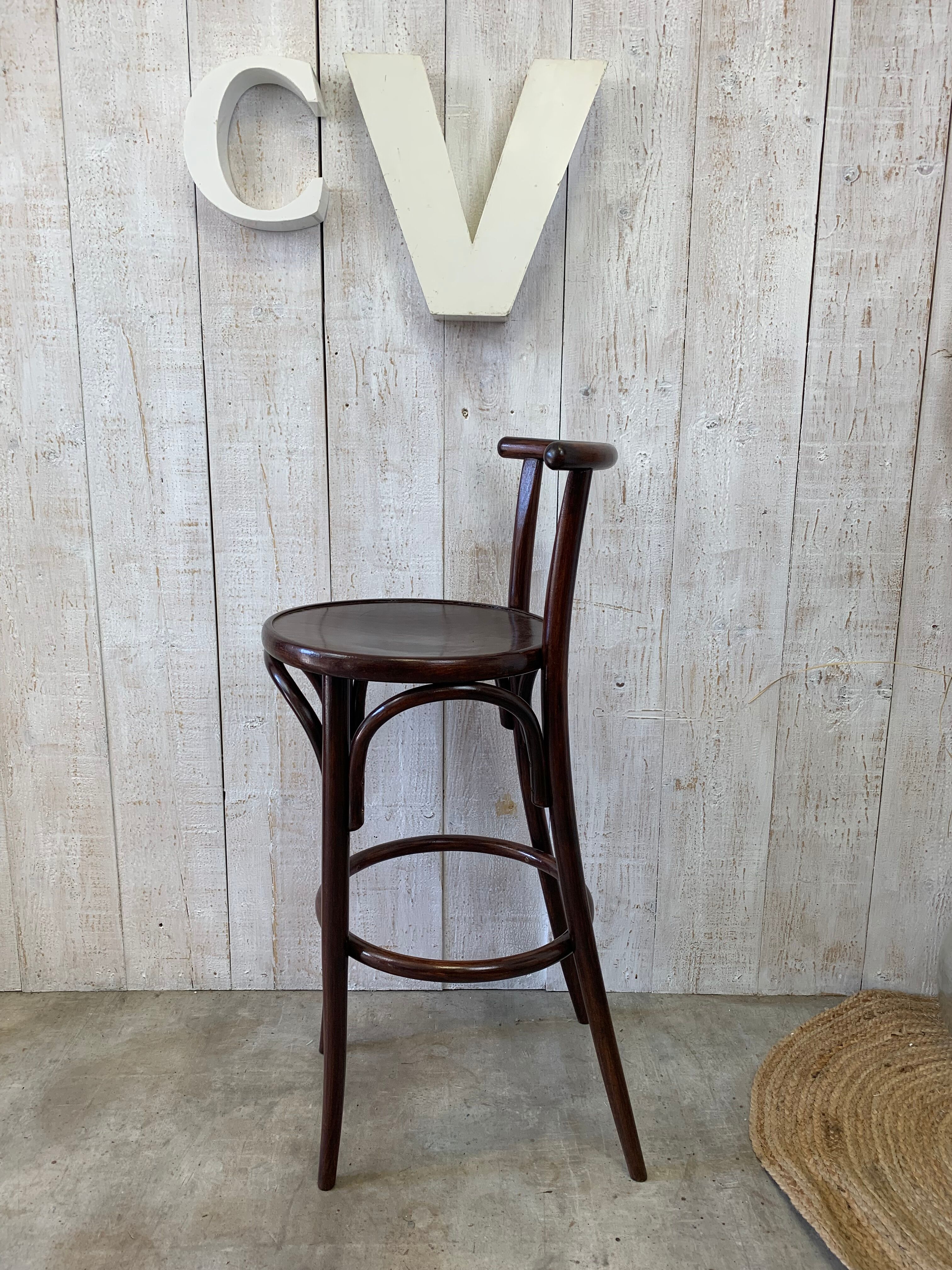 Tabouret bar en bois courbé