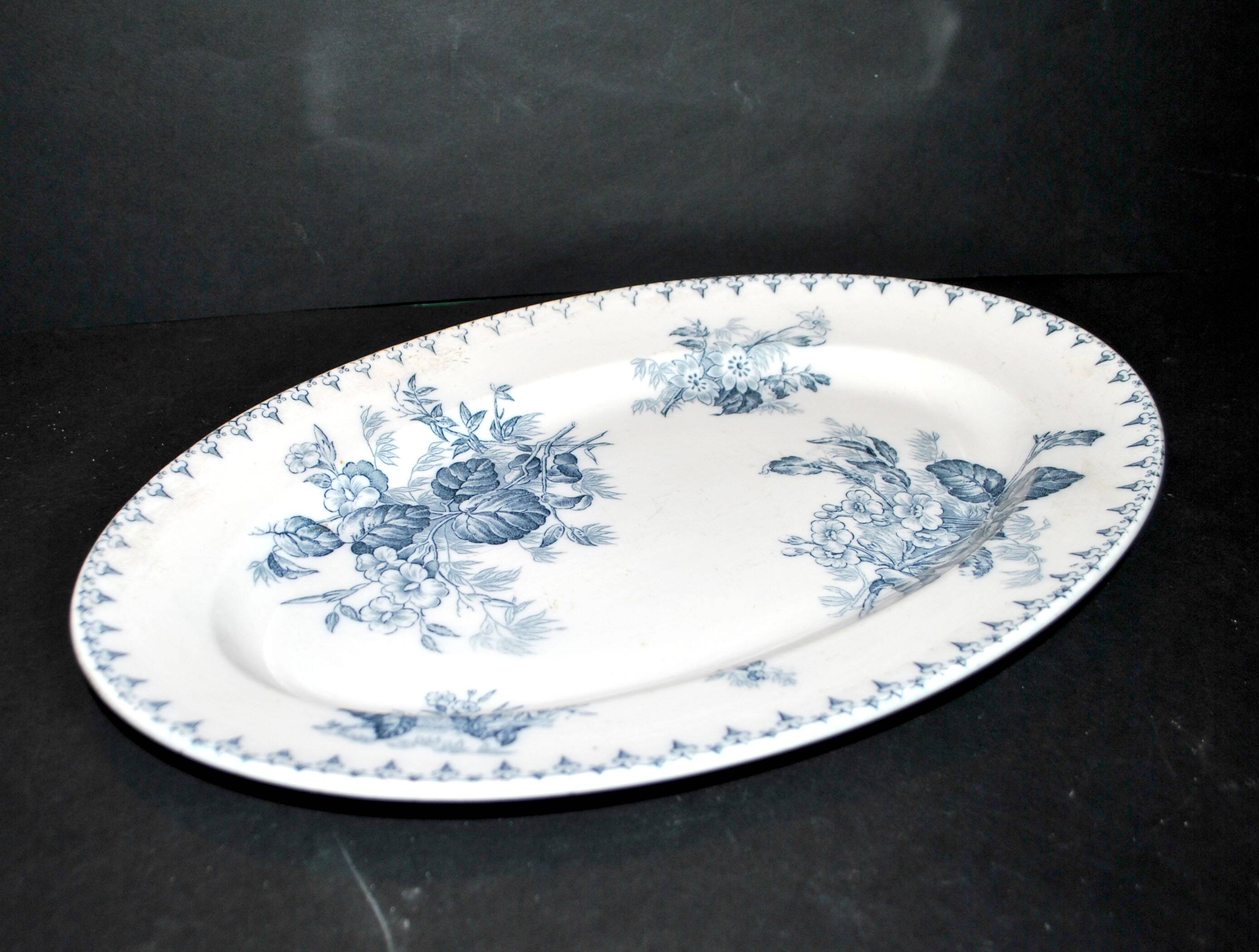 SARREGUEMINES FLORE Large Oval Platter with blue flower decoration U&C 36cm