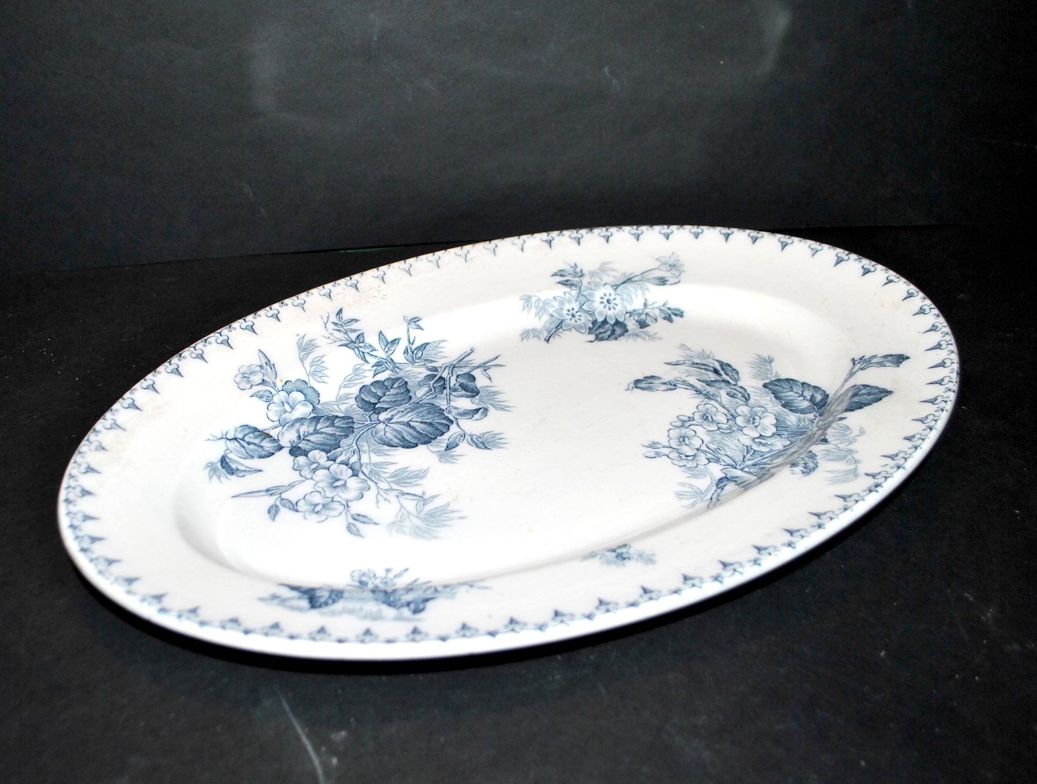 SARREGUEMINES FLORE Large Oval Platter with blue flower decoration U&C 36cm