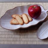 Banana leaf shaped barbotine dish and bowl