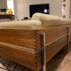 Canapé cuir beige Robin Day pour Habitat