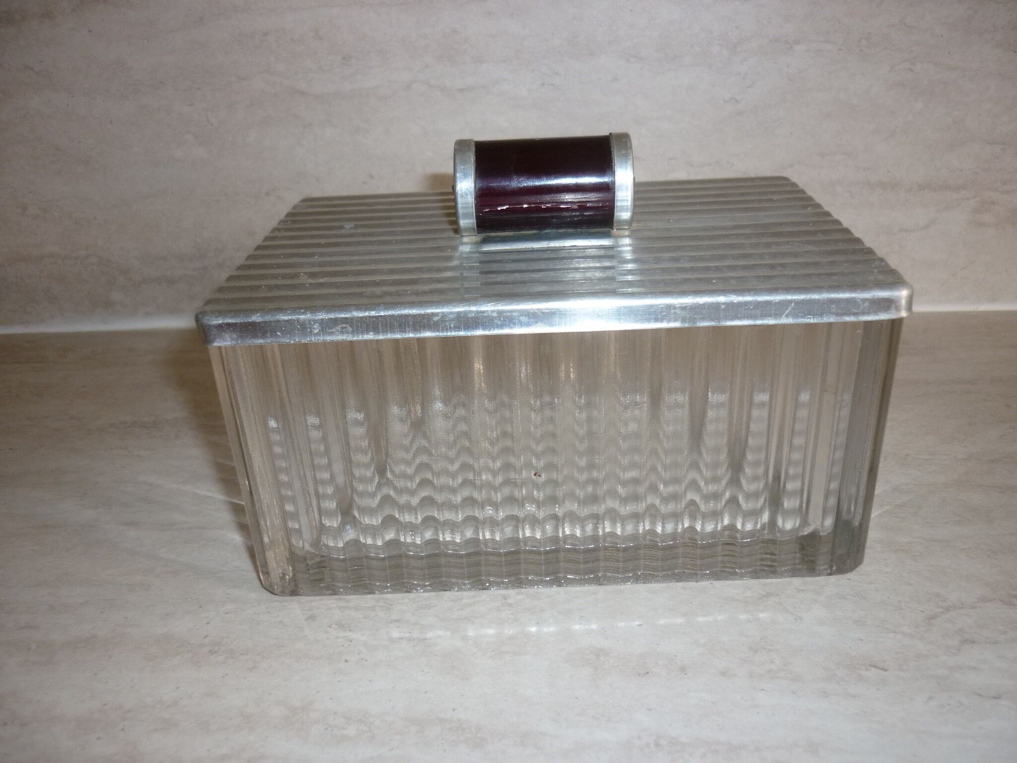 Bonbonnière on art deco mirror tray 1930