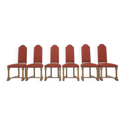 Suite de 8 chaises style Louis XIII en chêne et tissu