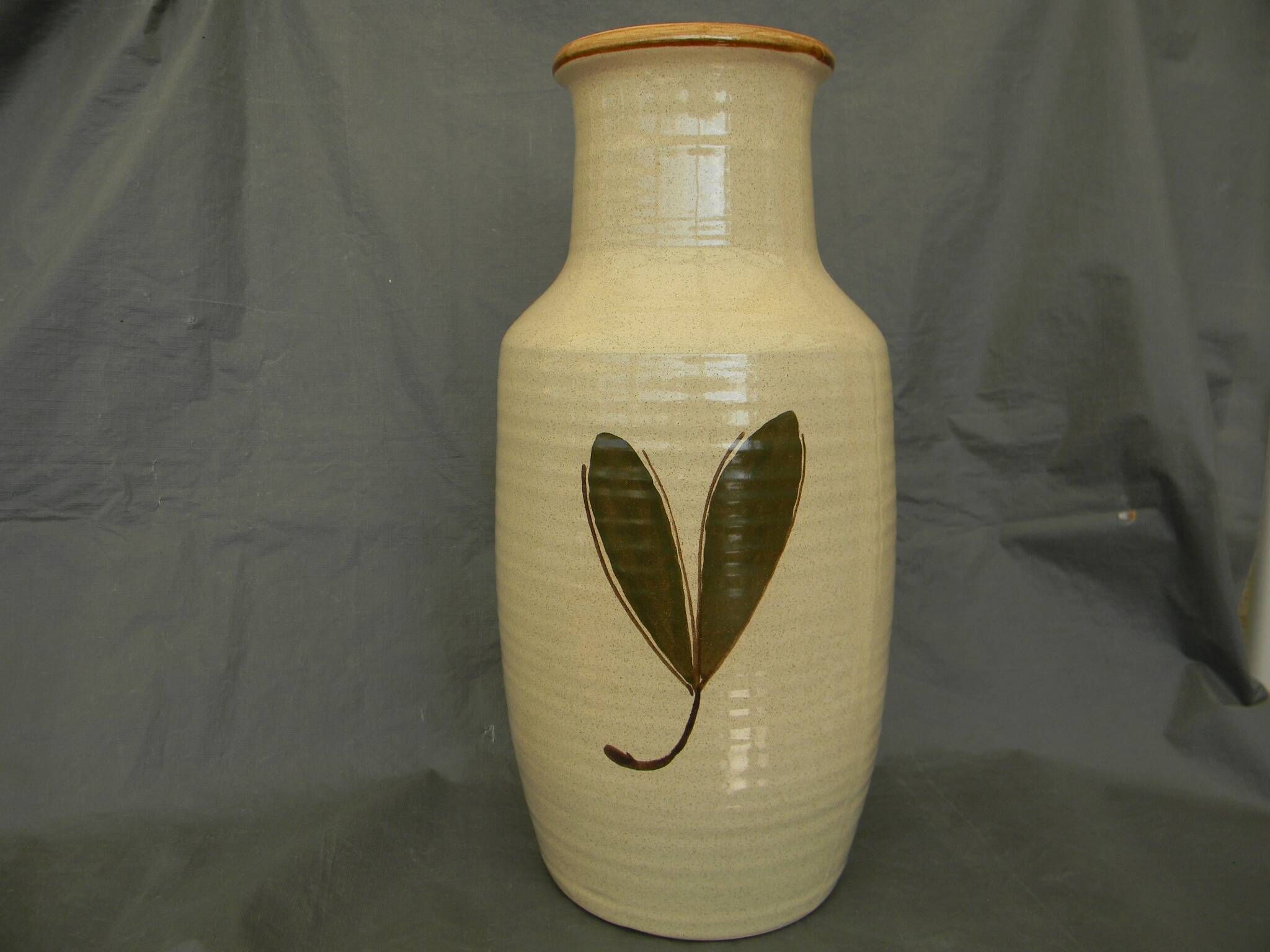 Grand vase en céramique de Saint Clément. Années 1960.