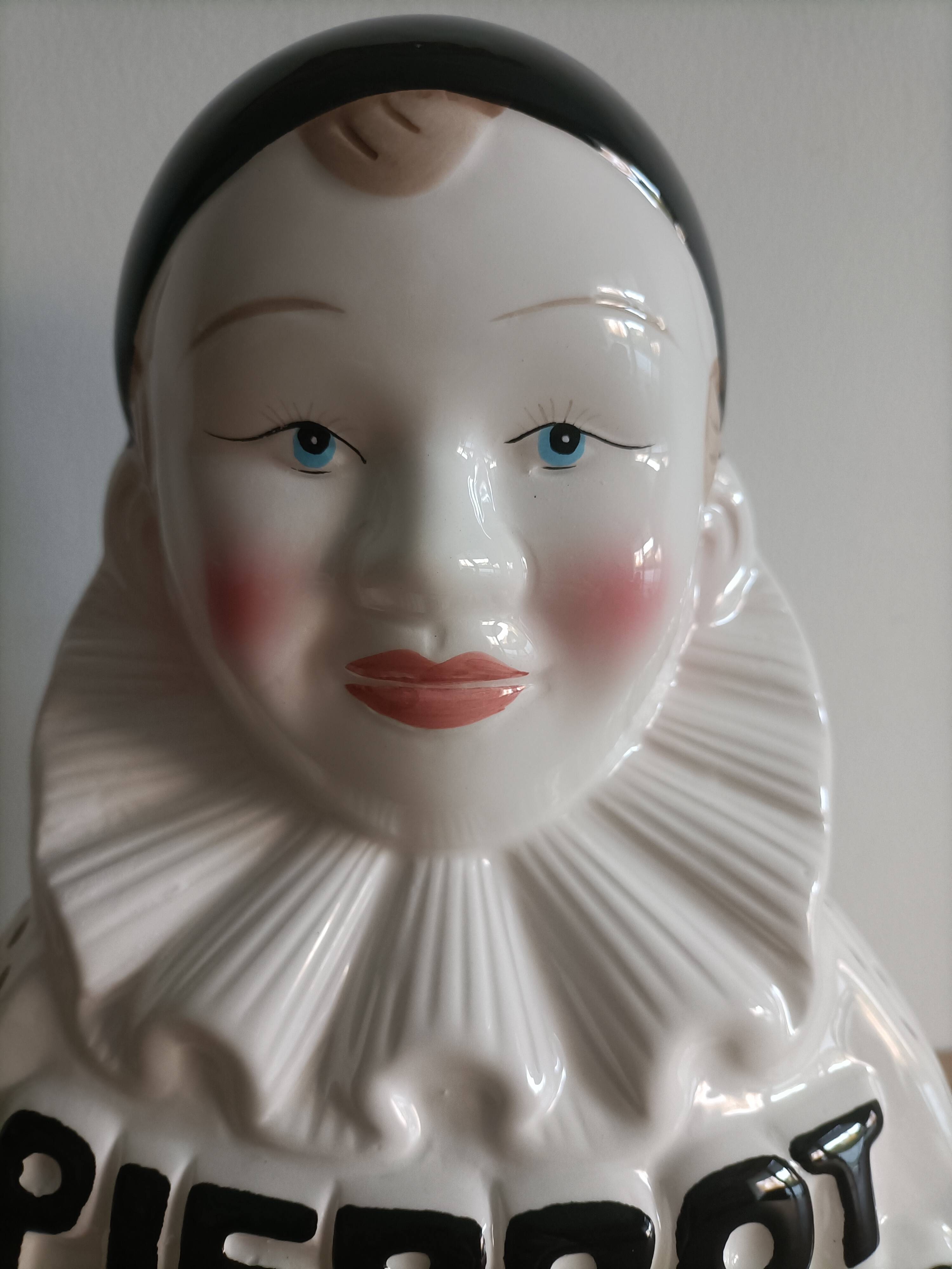 Pierrot gourmand advertising lollipop display in porcelain
