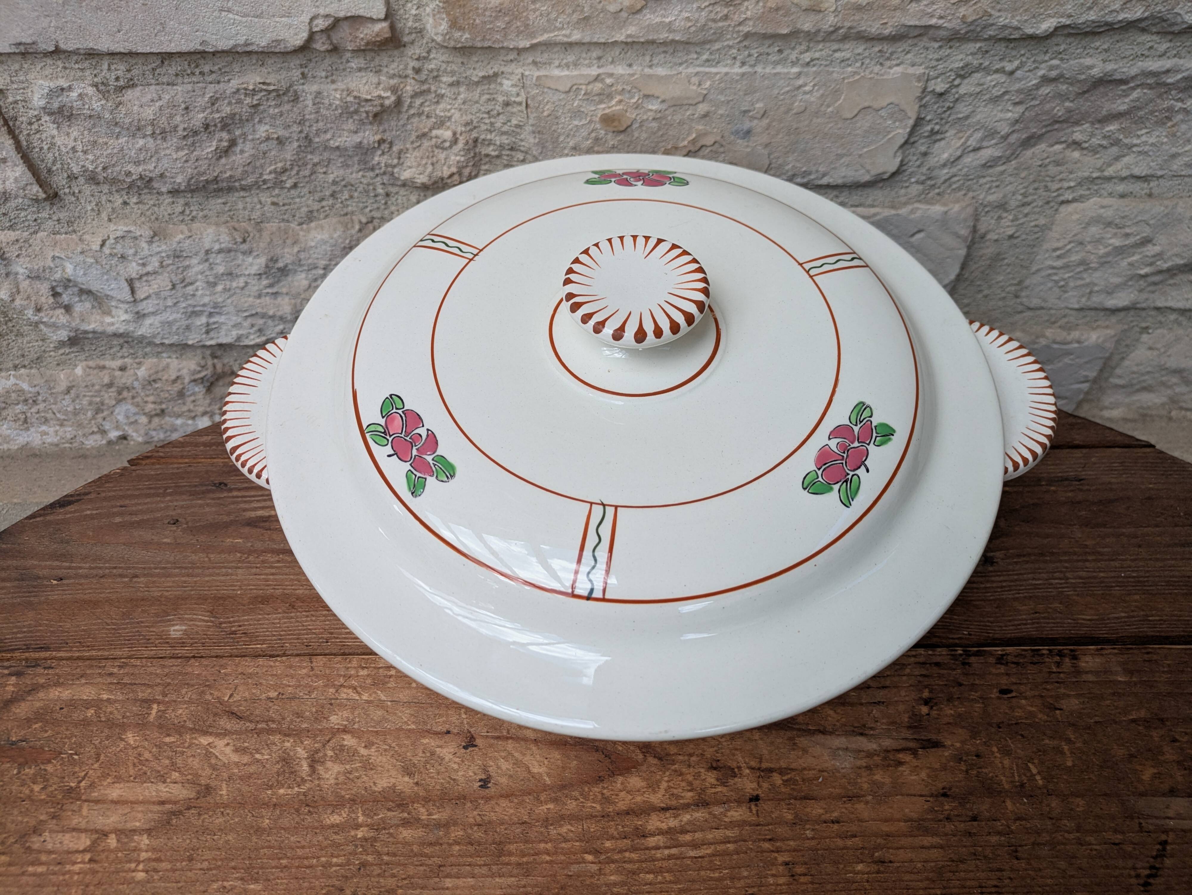 Soup tureen with lid in Salins ironstone model Nénuphar 25.5cm