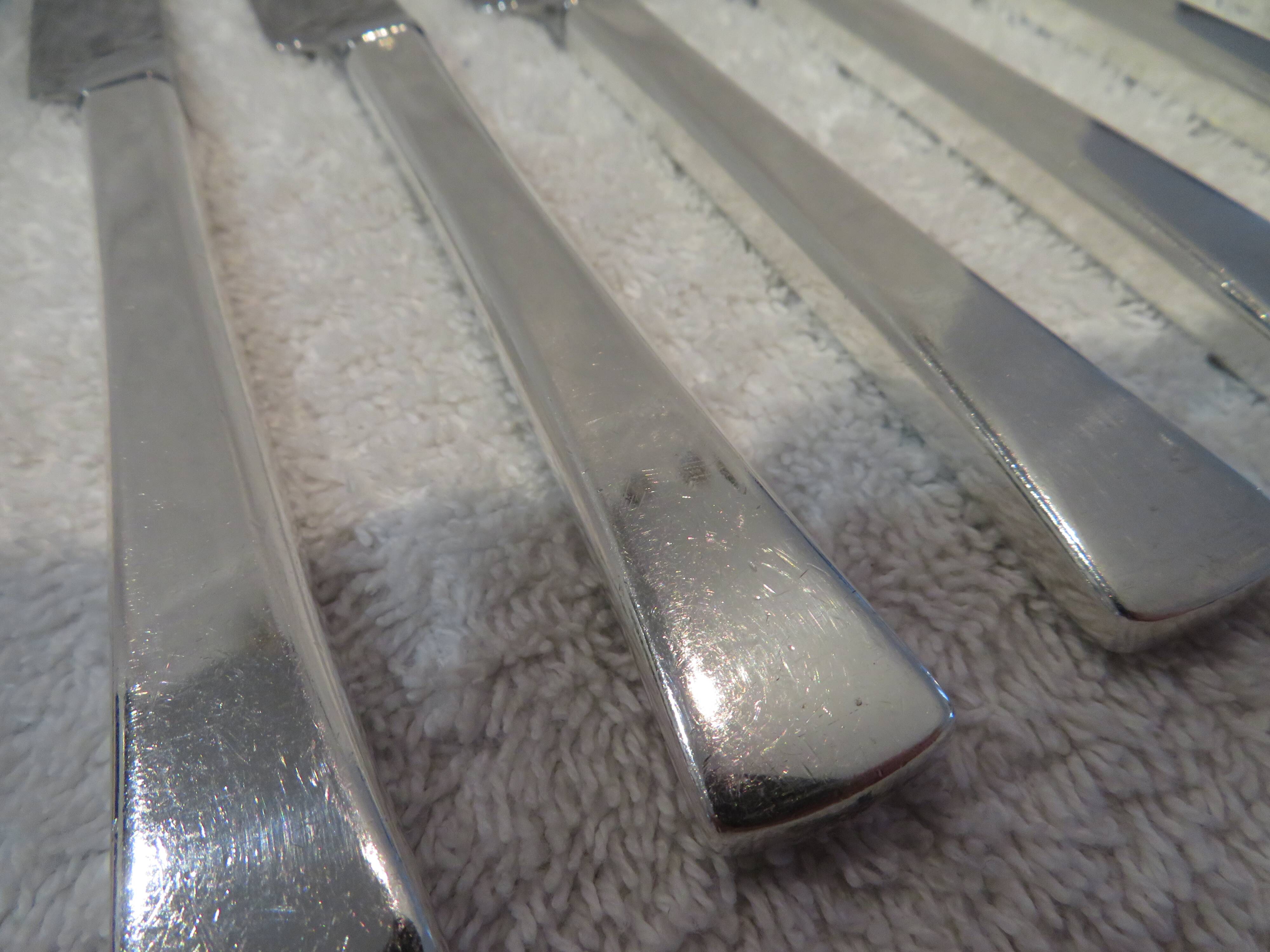 12 Christofle Concorde silver plated dessert knives, 19cm