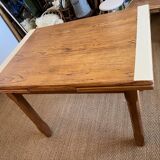 Extendable farmhouse table with 2 vintage leaves