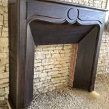 Fireplace mantel