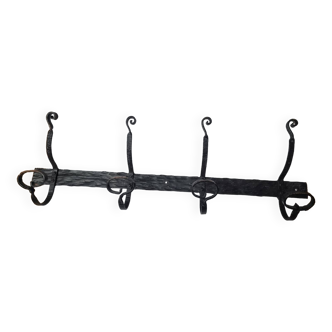 Coat rack with 4 iron coat hooks