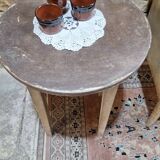 Pedestal table