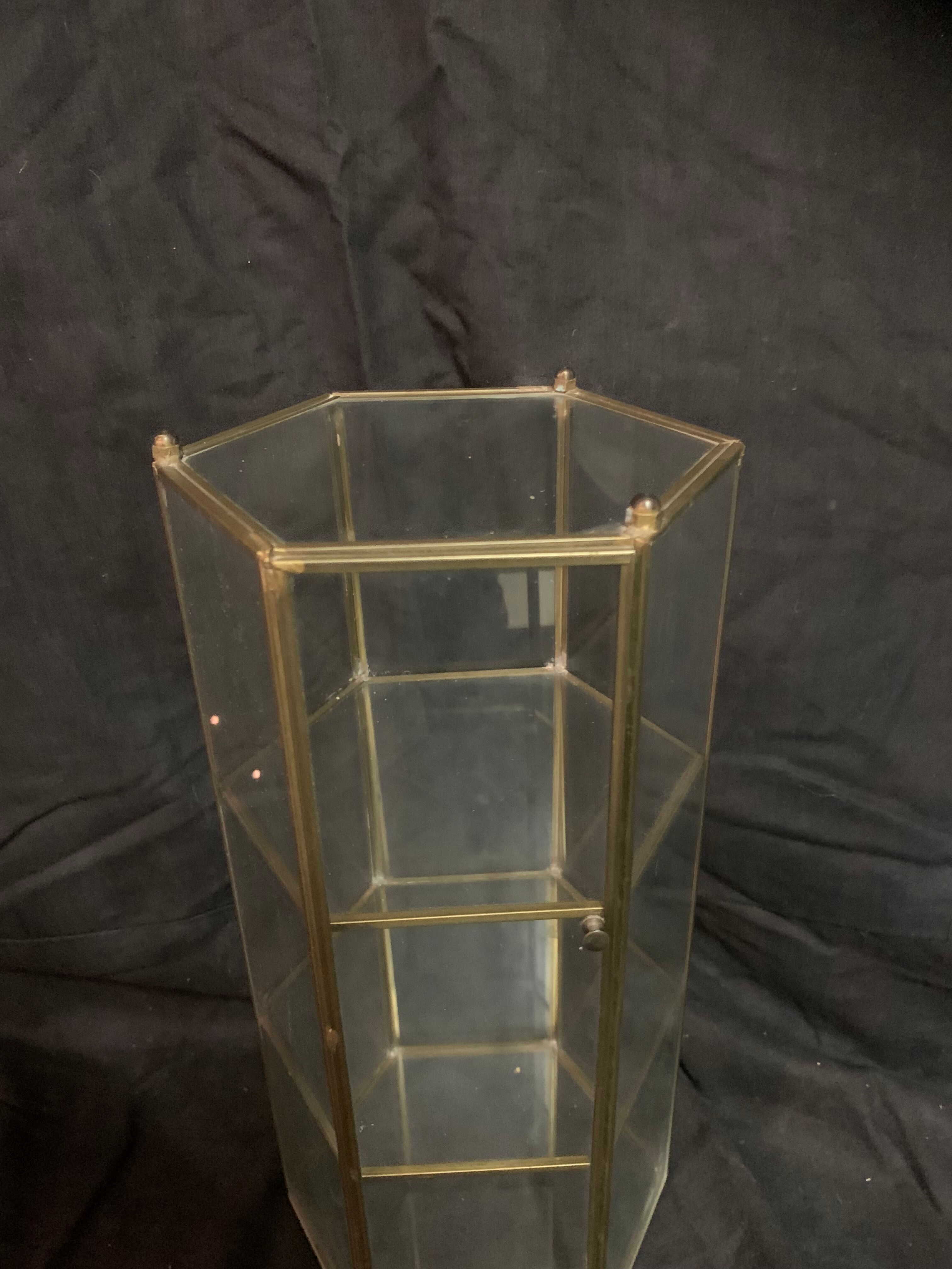 Hexagonal showcase for collectibles