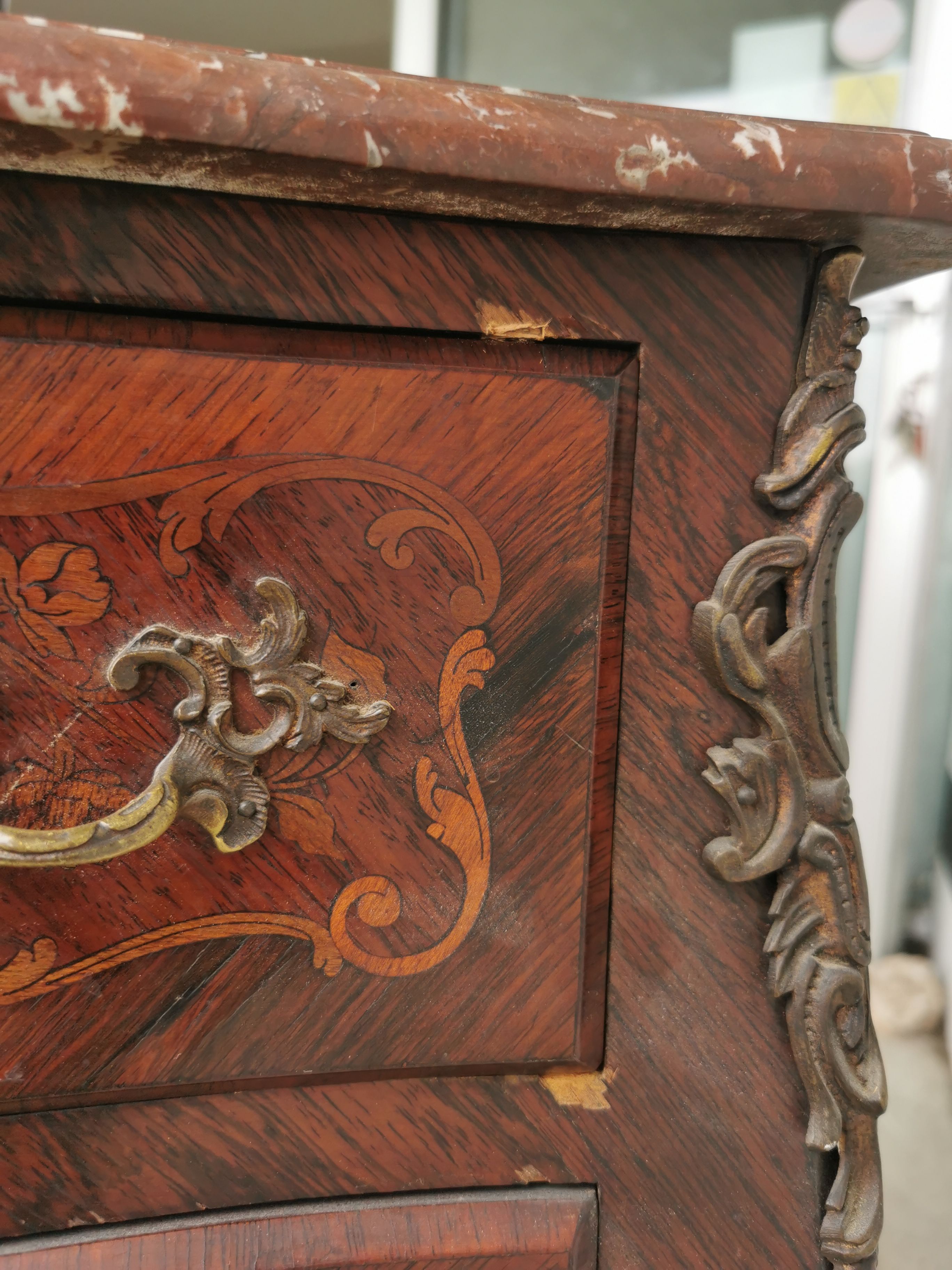 Dresser xxth rosewood top marble