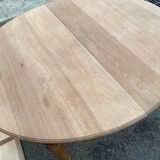 Extendable round Art Deco dining table, restored in solid oak, circa 1950, 280cm