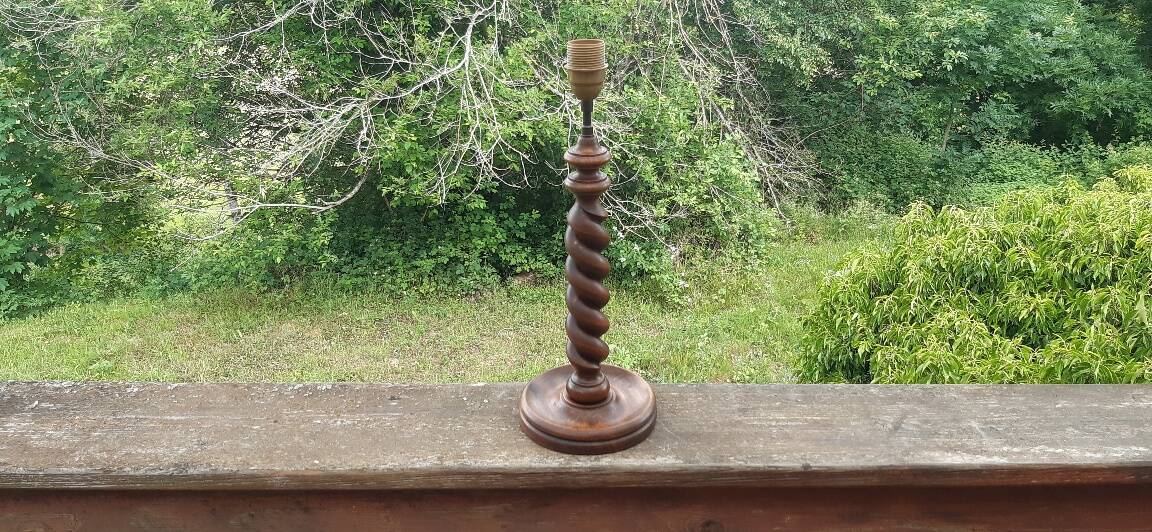 Pied de lampe Art déco en bois torsadé