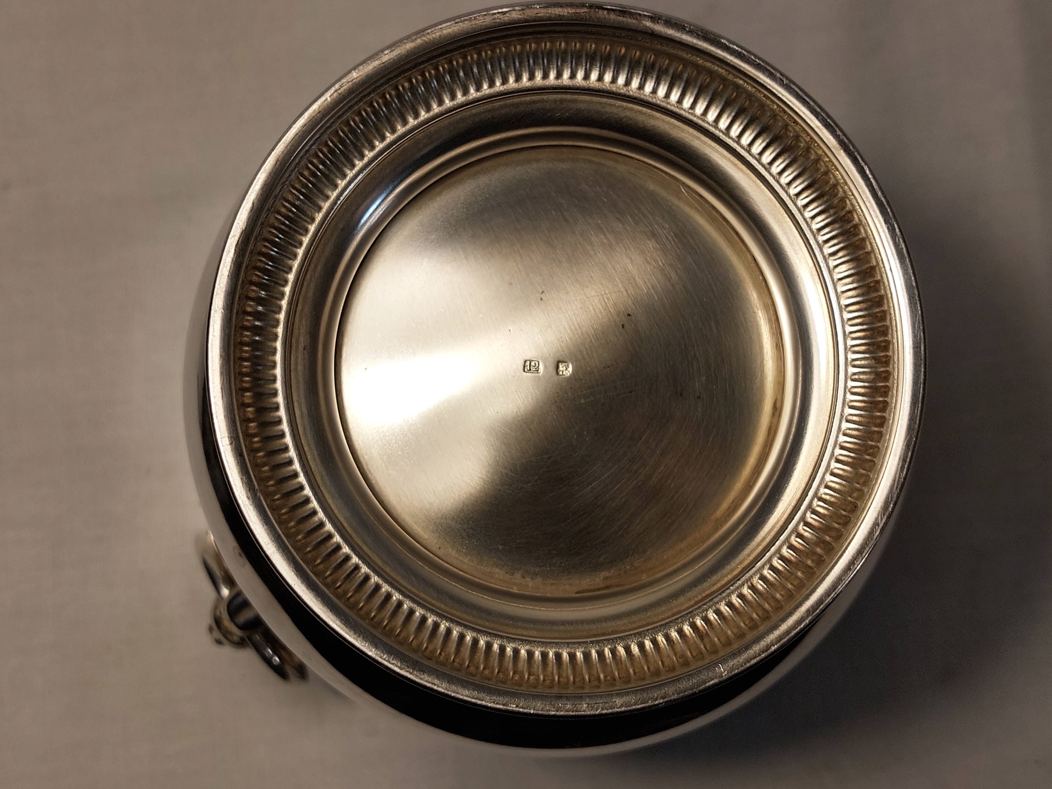 Silver-plated metal table ice bucket with lion head decoration