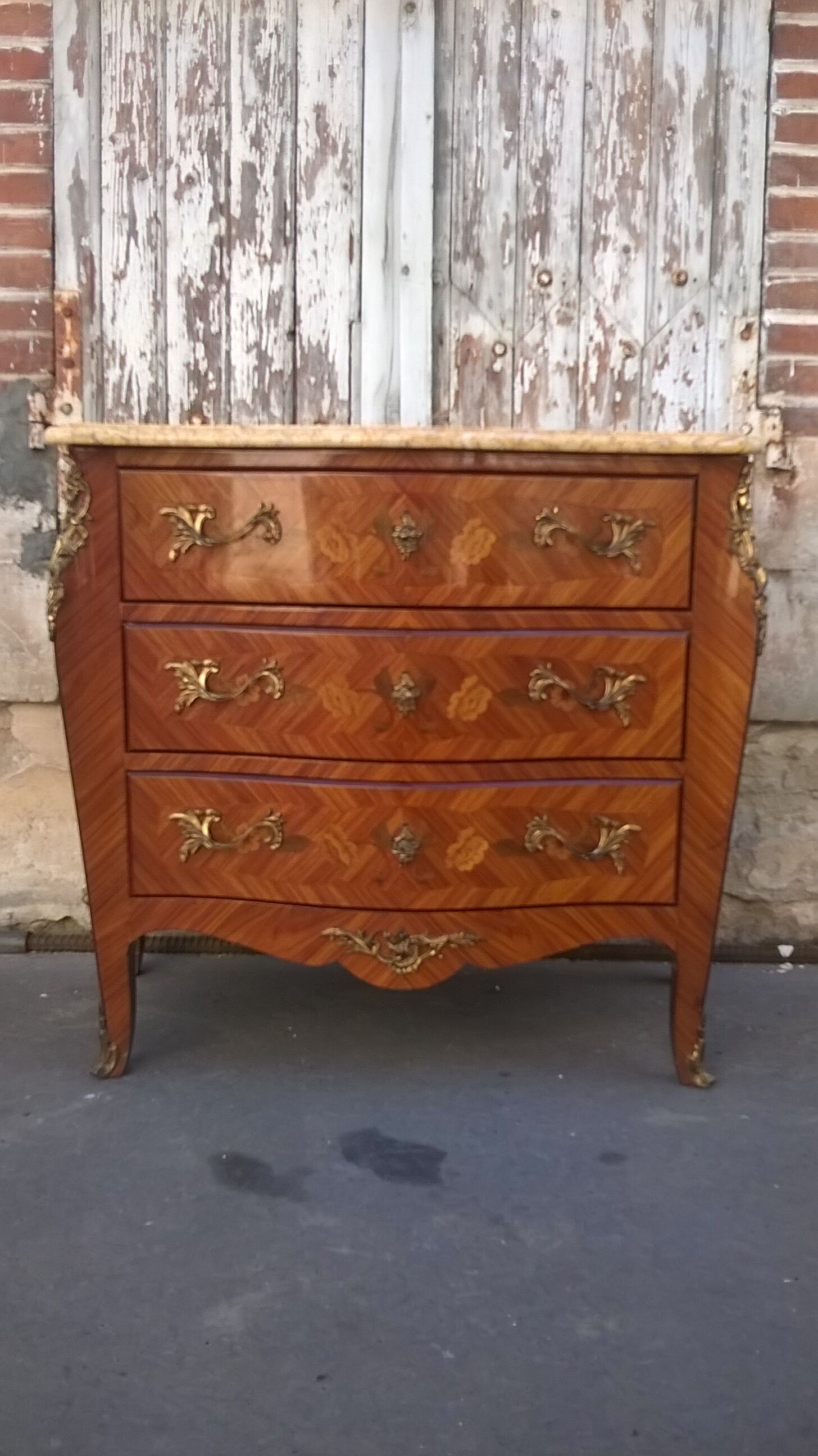 Commode style Louis XV estampillé