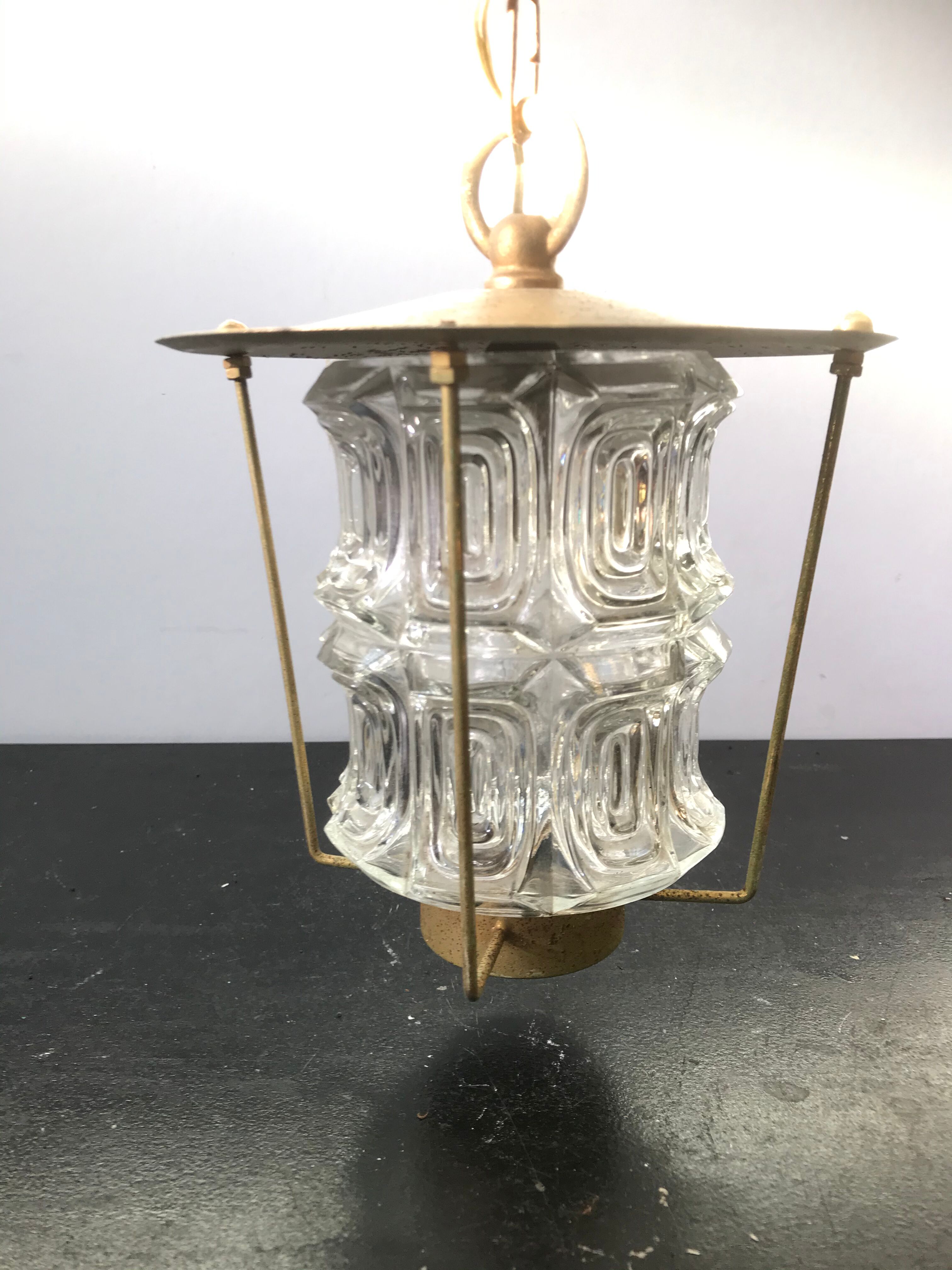 Suspension ancienne lanterne métal doré avec verre moulé années 70 vintage